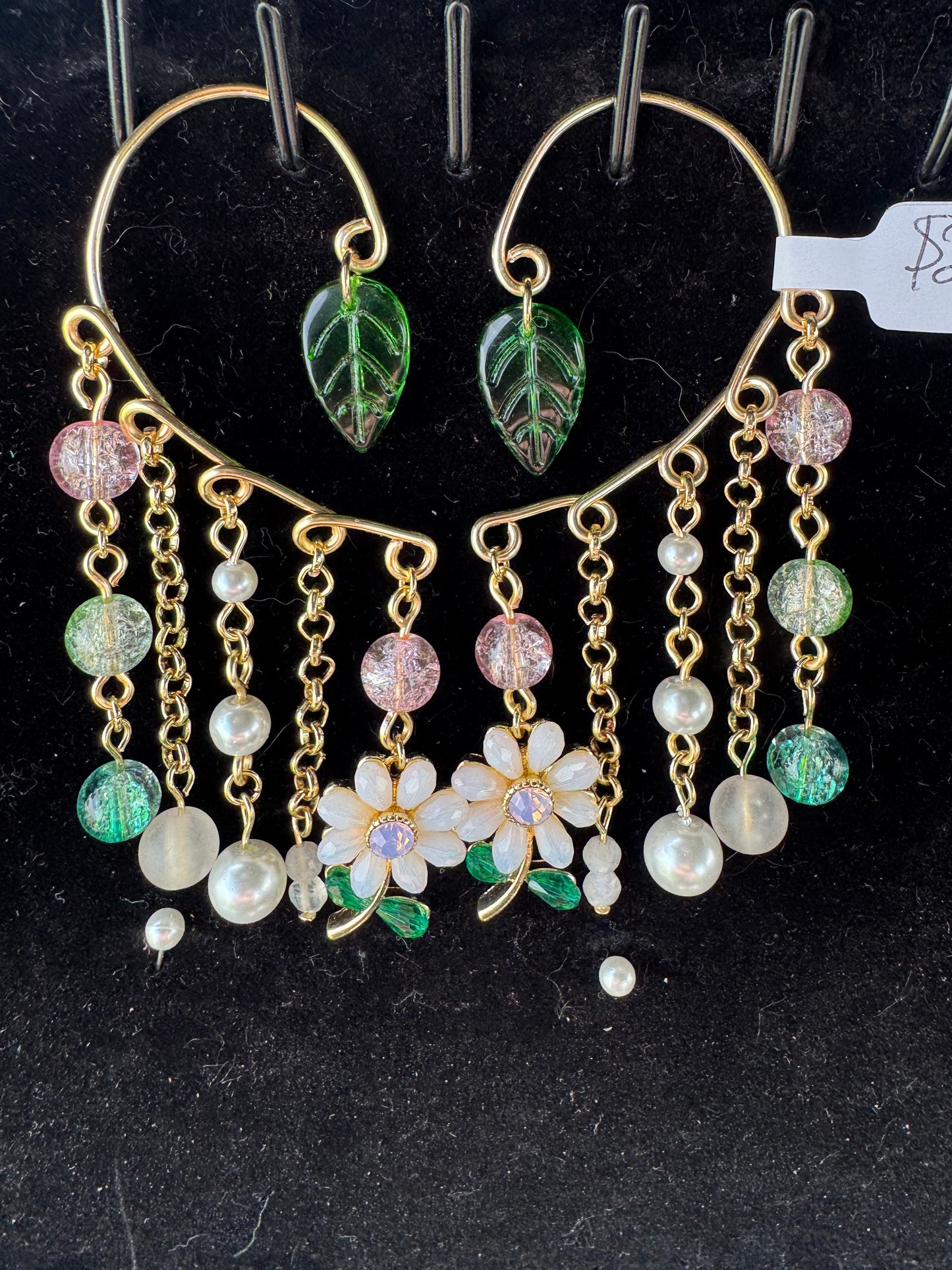 Gold White Flower Ear Cuffs🤍