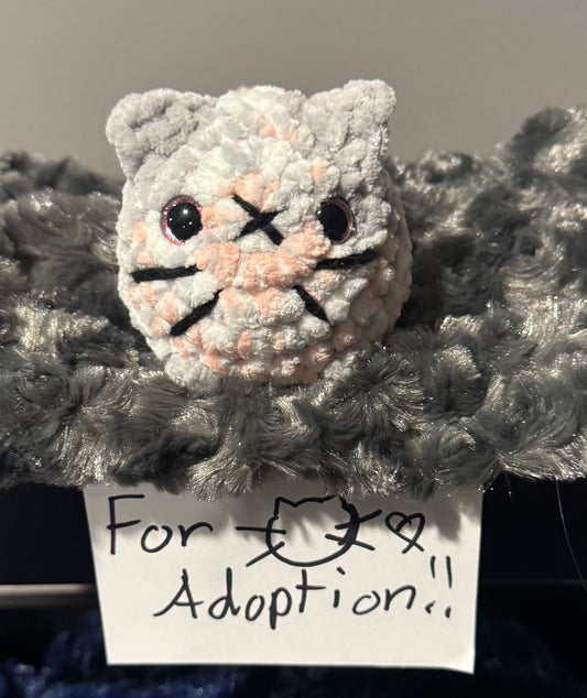 Grey, White & Pink Mini Crochet Cat🤍💖